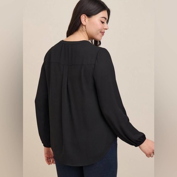 torrid Tops - NWT TORRID Harper Georgette Pullover Long Sleeve Black Blouse size 3x